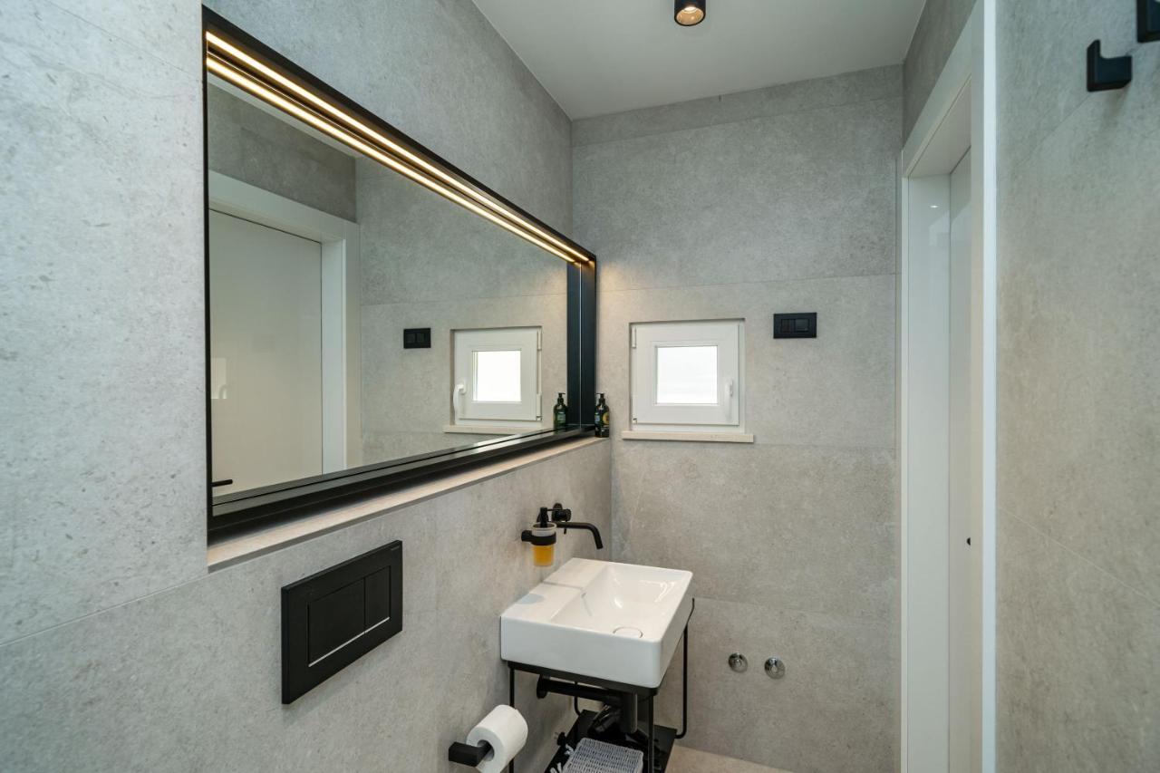 Lägenhet Agape Old Town-luxury Two Bedroom *