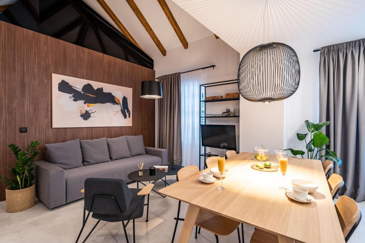 Lägenhet Agape Old Town-luxury Two Bedroom *